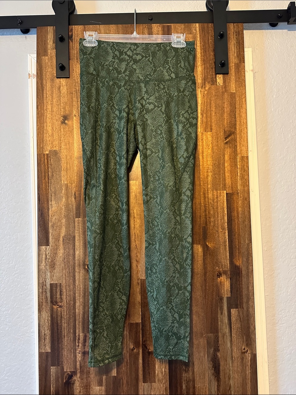 all in motion dark green snake skin like pattern Workout Leggings